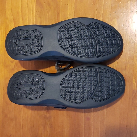 SureFit Orthotic/Therapeutic Shoes - Picture 3 of 3